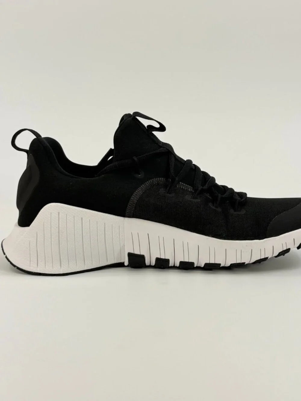 Nike Women's Free Metcon 6 'Black White' FJ7126-001 Gym size 9.5